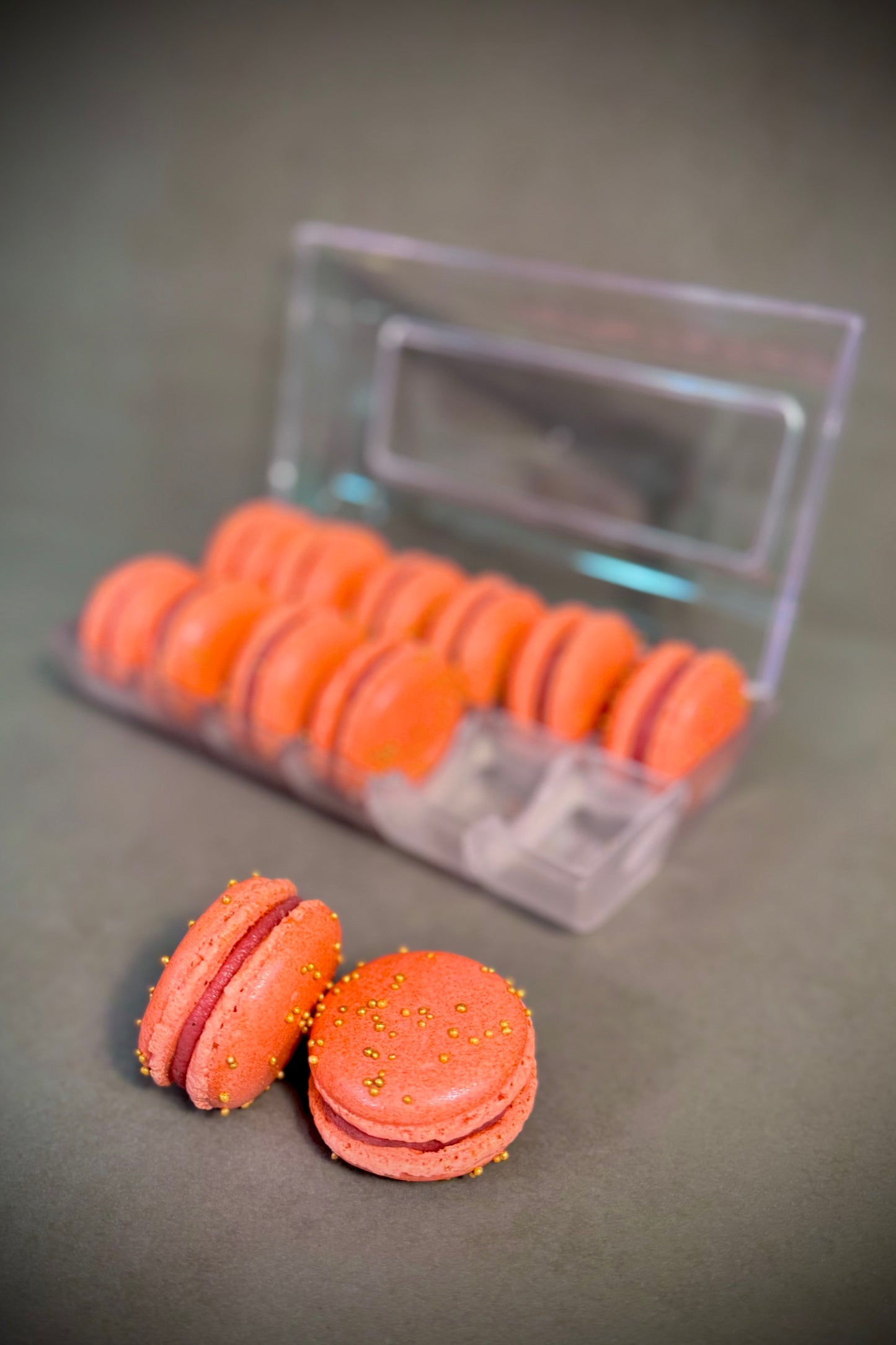 Caja Macarons Fresas y Cerezas