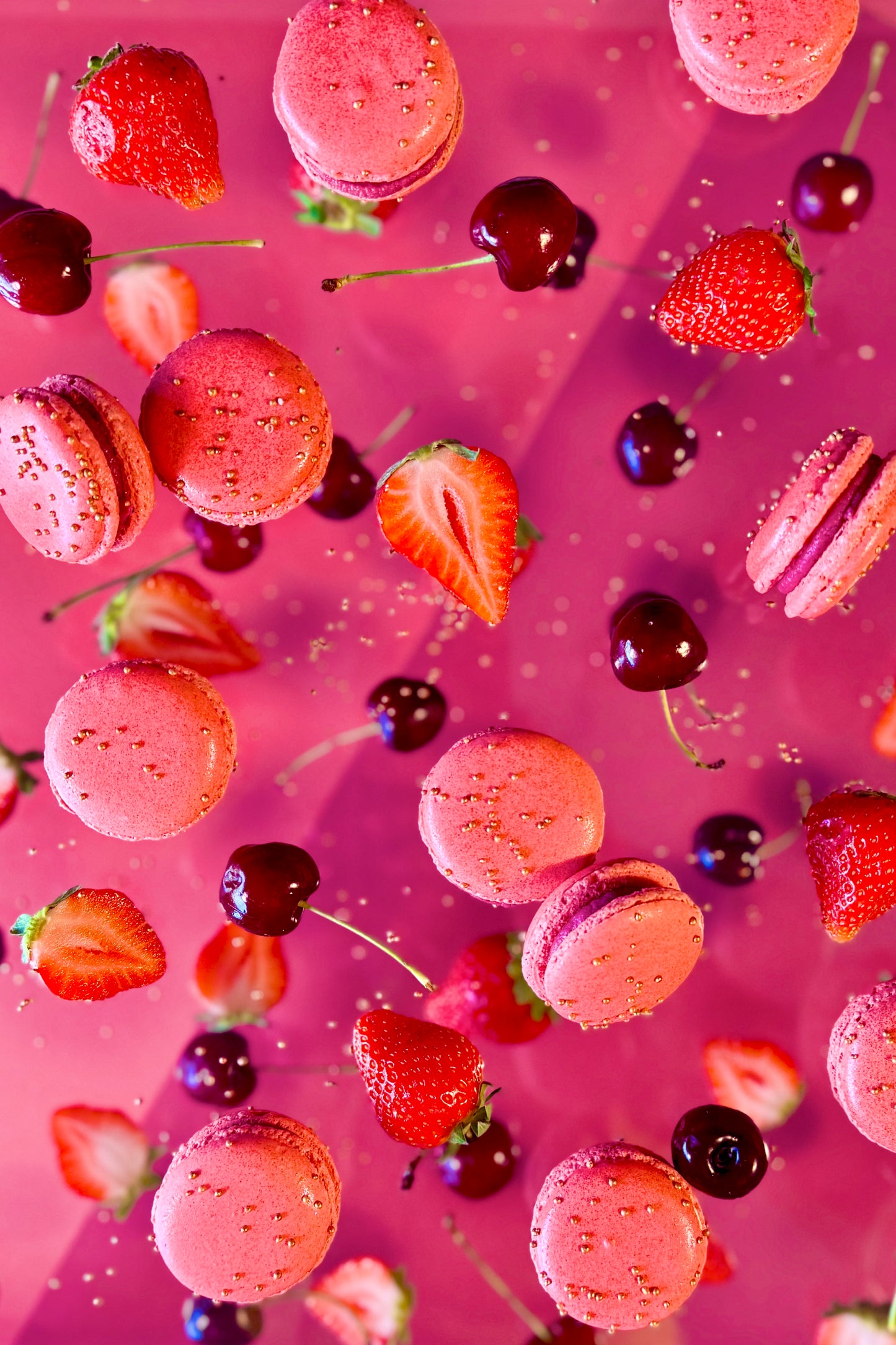 Caja Macarons Fresas y Cerezas