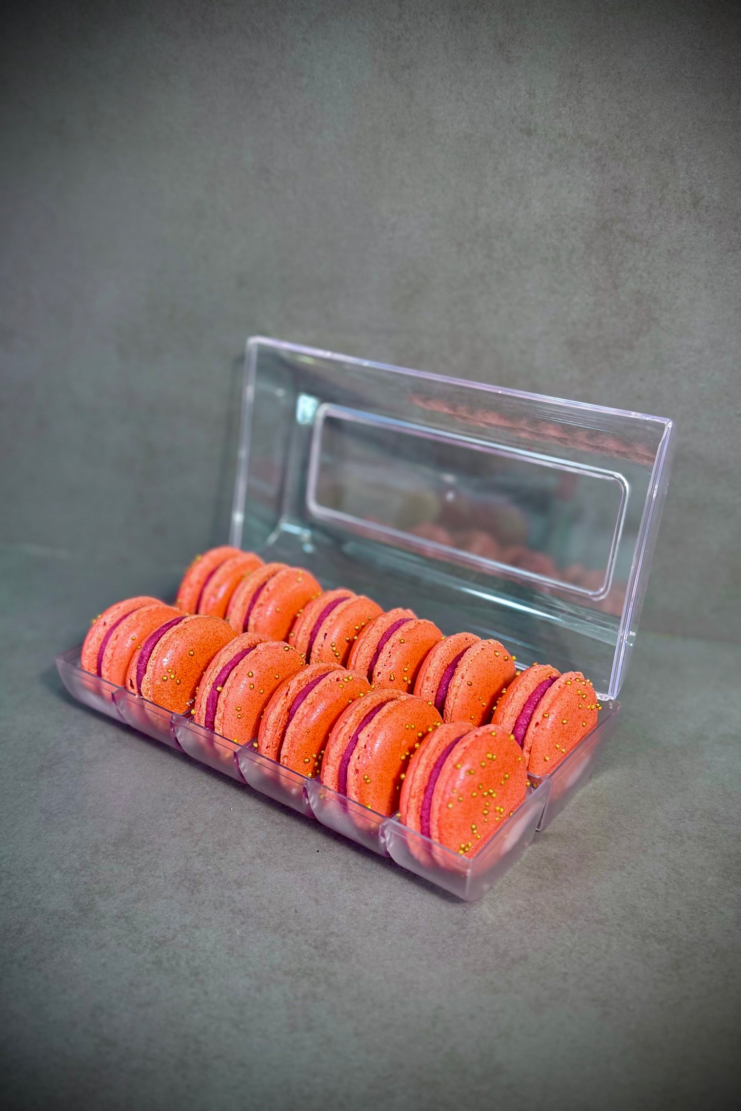 Caja Macarons Fresas y Cerezas