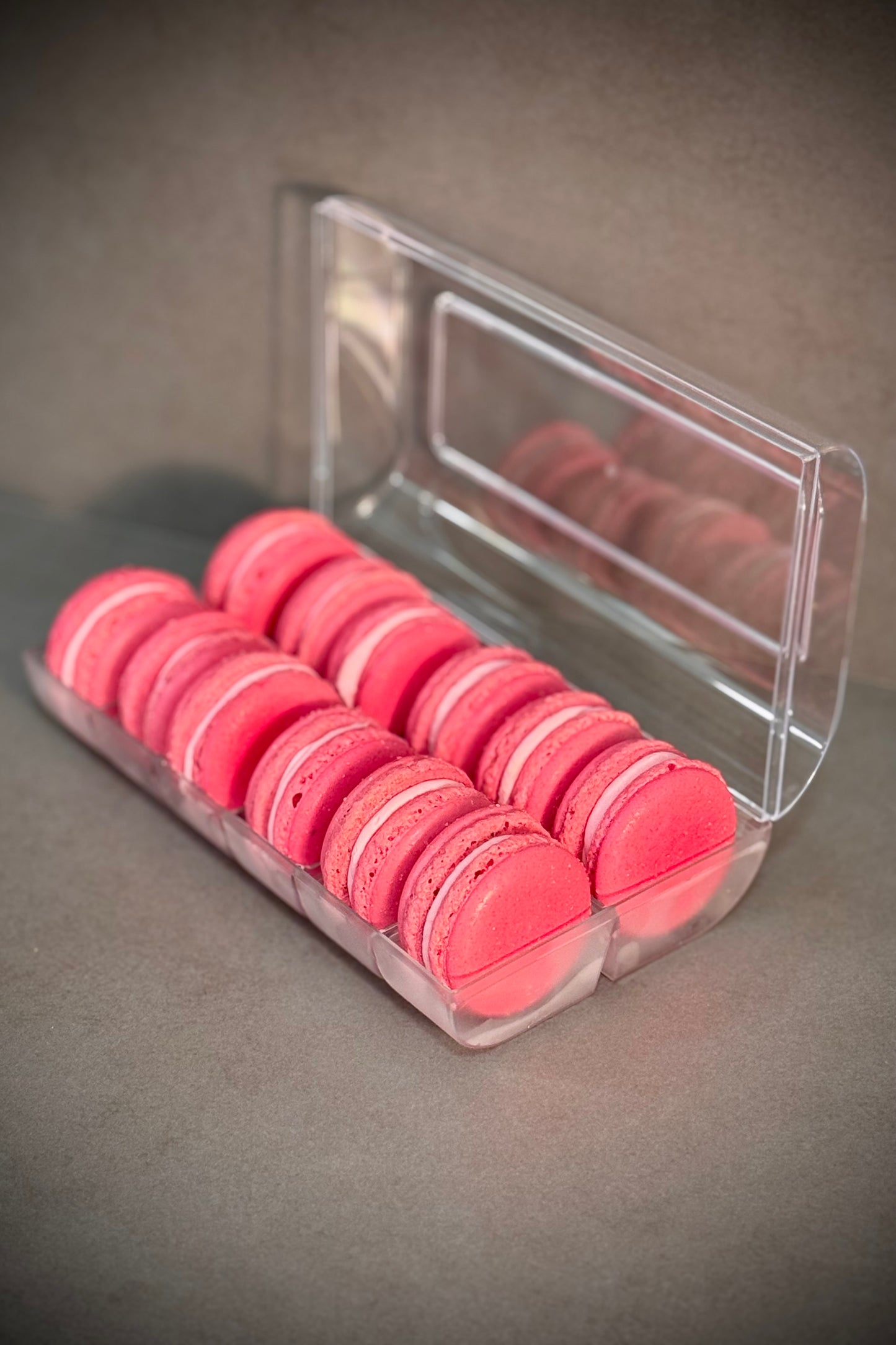 Caja Macarrones Rosas y lychee